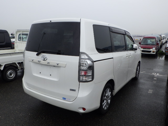 TOYOTA VOXY 2012 PACKAGE X LIMITED EDITION 